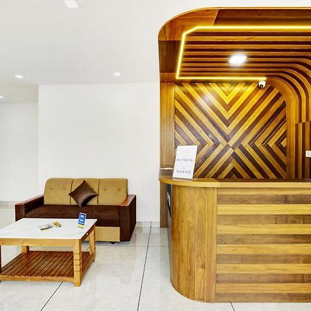 Hotel O Grand Parassini Pappinisseri Bagian luar foto